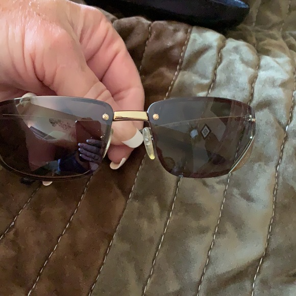 Authentic Gucci sunglasses - Picture 2 of 6